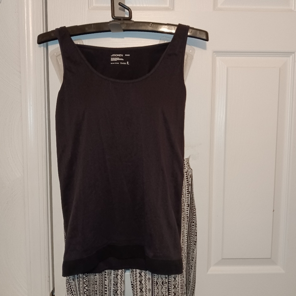 5 Pieces 3 TOPS, 1 PANTS, & 1 CAPRI LEGGINGS Women's - Picture 11 of 16